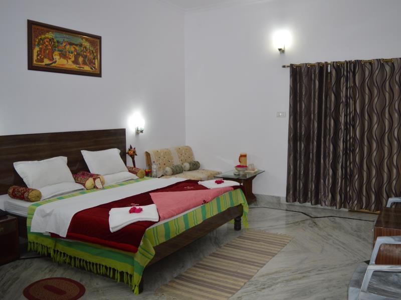 Hotel Surya Кгаджураго Екстер'єр фото