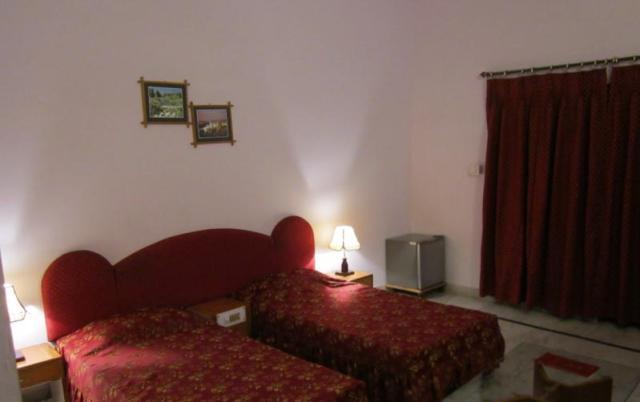 Hotel Surya Кгаджураго Номер фото